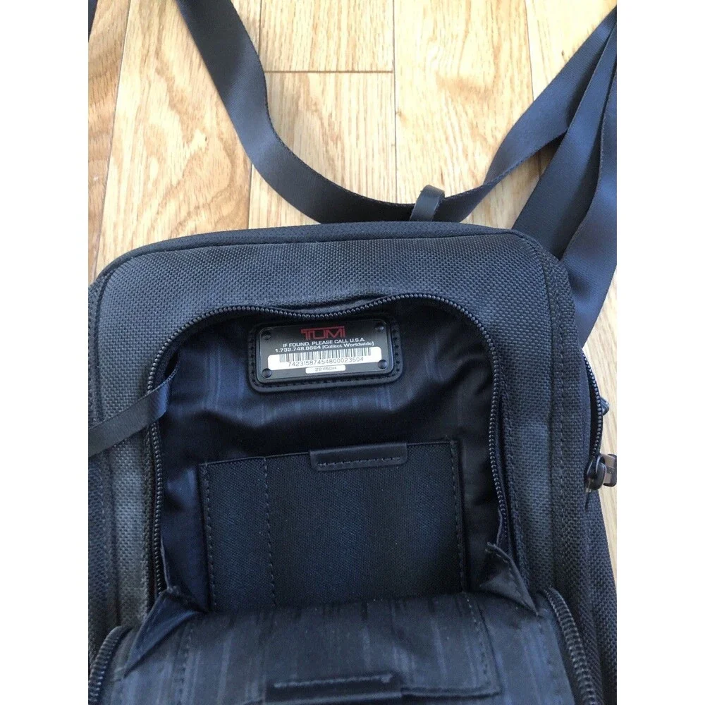 Tumi Alpha Black Messenger Bag Pre-Owned Very Good Condition w/Strap ELH Initial
